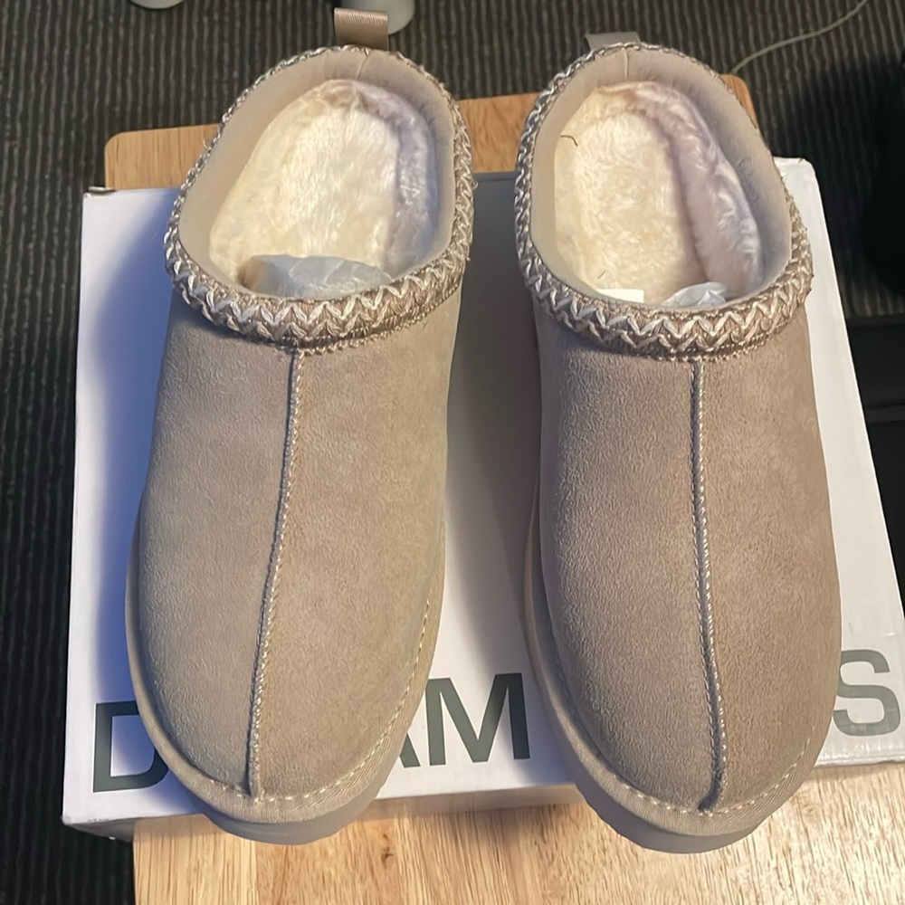 Women’s high platform slippers